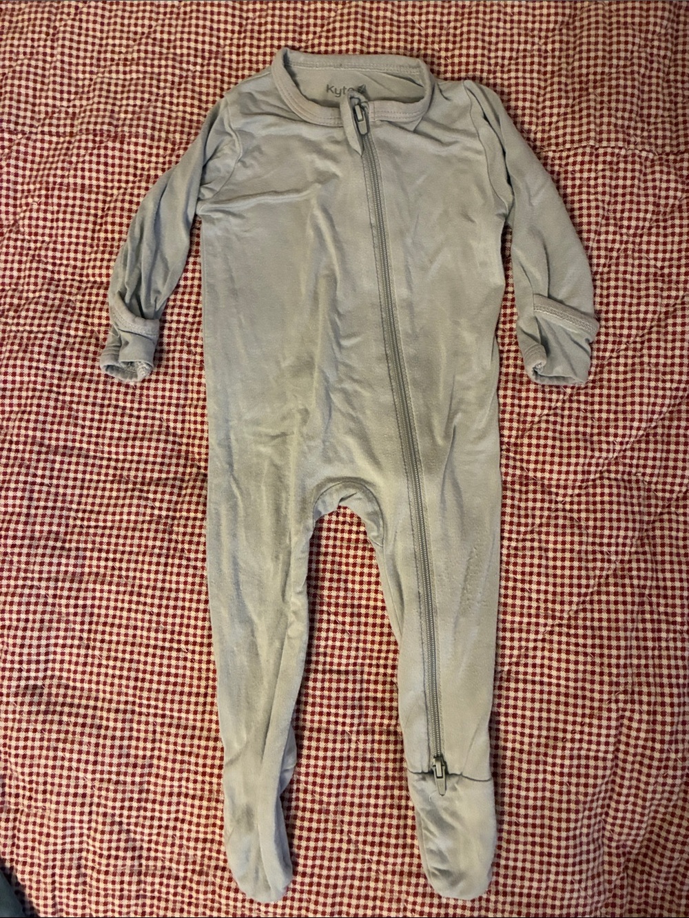 Kyte BABY Light Blue Footed One-Piece Zipper Pajamas 0-3 months